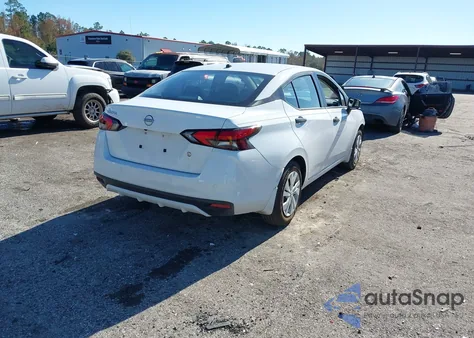 2025 Nissan Versa 1.6 S z USA, uszkodzony, nr VIN 3N1CN8DV9SL823974